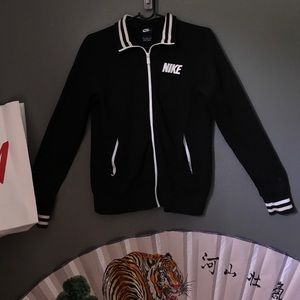 Black and White Nike Jacket 🖤💭